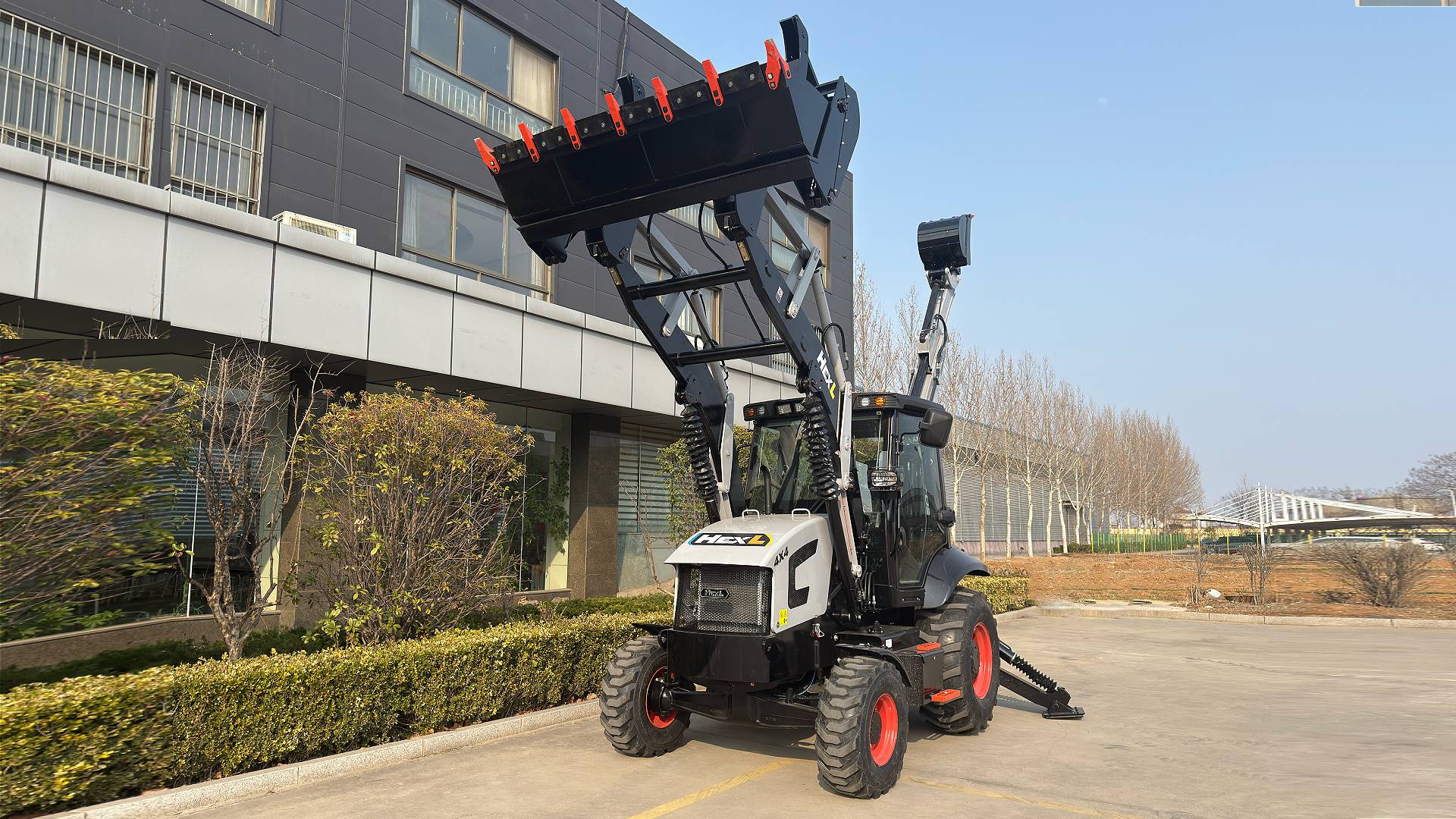 Backhoe Loader Capacity and Weight: Choosing the Right Machine for Heavy Projects