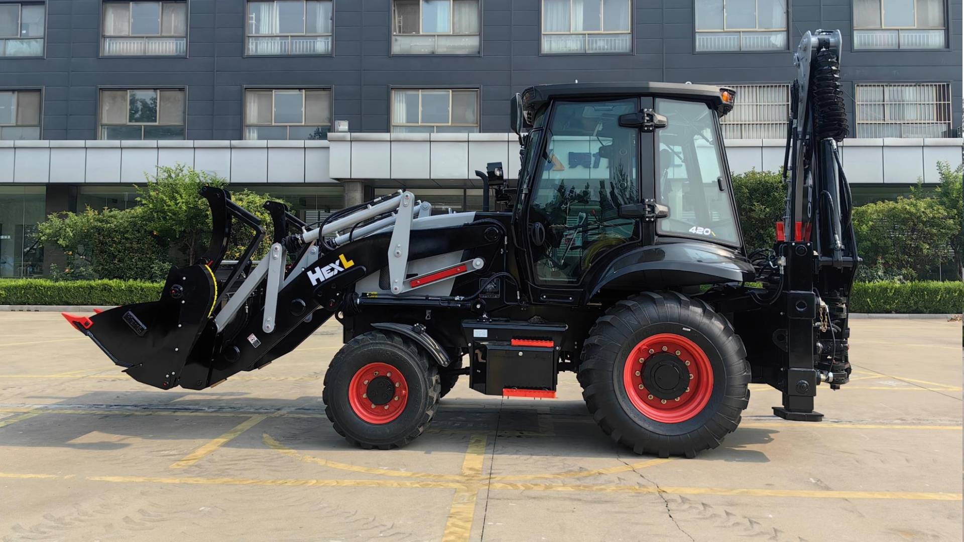 HexL Backhoe Company: Why Quality In Backhoe Loaders Matters?