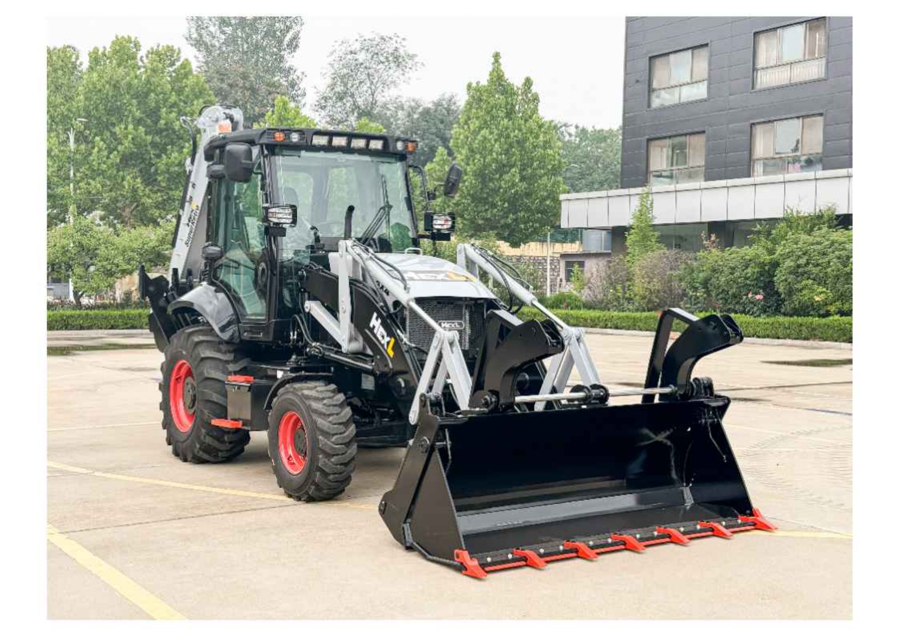 The Complete Guide to Backhoe Loader Transmissions: Types, Benefits & Performance